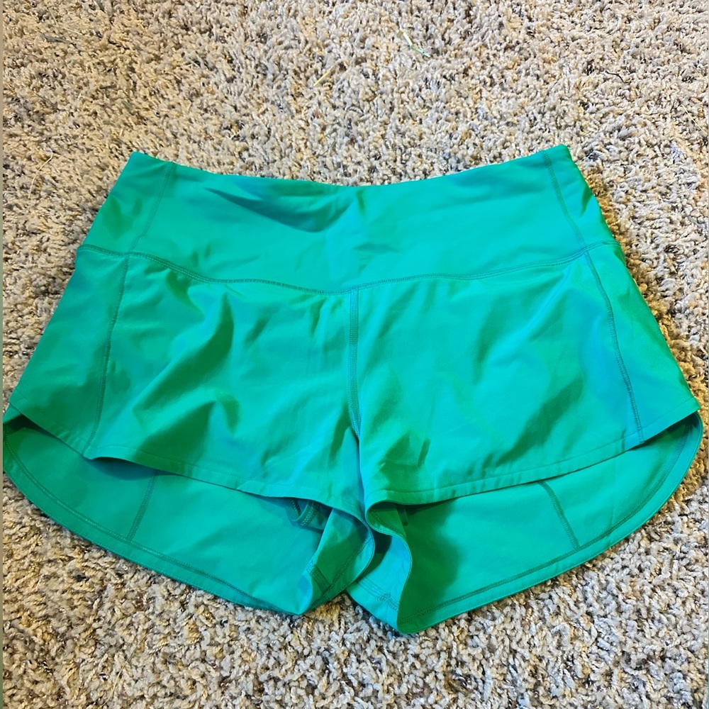 Lululemon high-rise Speed Up shorts in size 8, 2.5” length